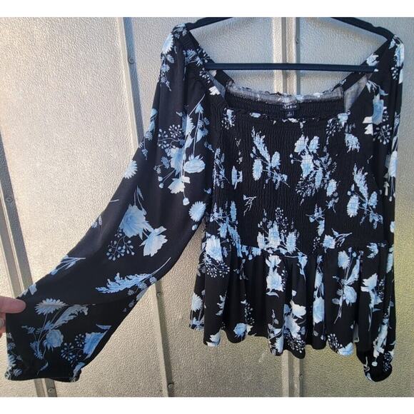 Torrid Blue on Black Floral Long Sleeve Shirred Top Size 2 - Picture 2 of 10